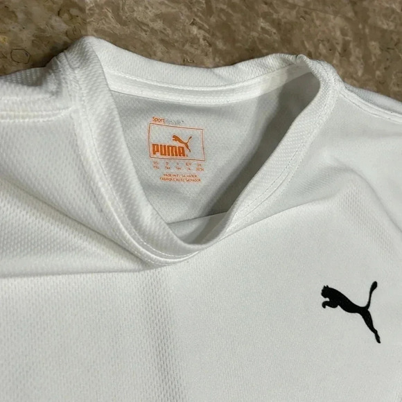 YXL white Puma  DRY sport T shirt .PTP 19” could fit women sm /med also - Picture 10 of 13
